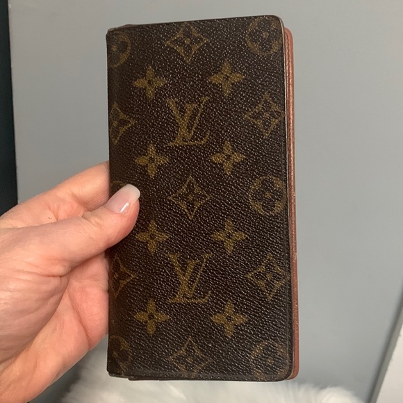 Louis Vuitton Handbags - 1991 authentic Louis Vuitton checkbook holder style wallet